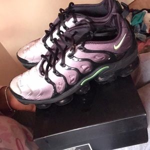 Six max VM (No checks, through app purchases only)